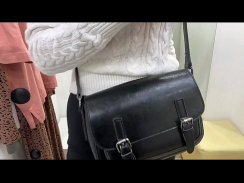 ❤️ Offentlig onani av ungtispe FeralBerry med en dildo i prøverommet ️❌ Kvalitetsporno hos oss no.hqpornvideos.ru